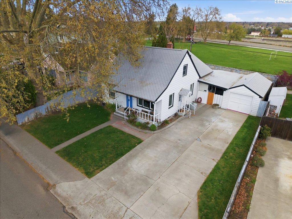 Photo of 1232 W Bruneau Ave, Kennewick, WA 99336 (MLS # 291809)