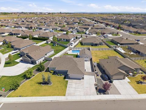 Photo of 4219 Kitimat Ln, Pasco, WA 99301 (MLS # 292541)