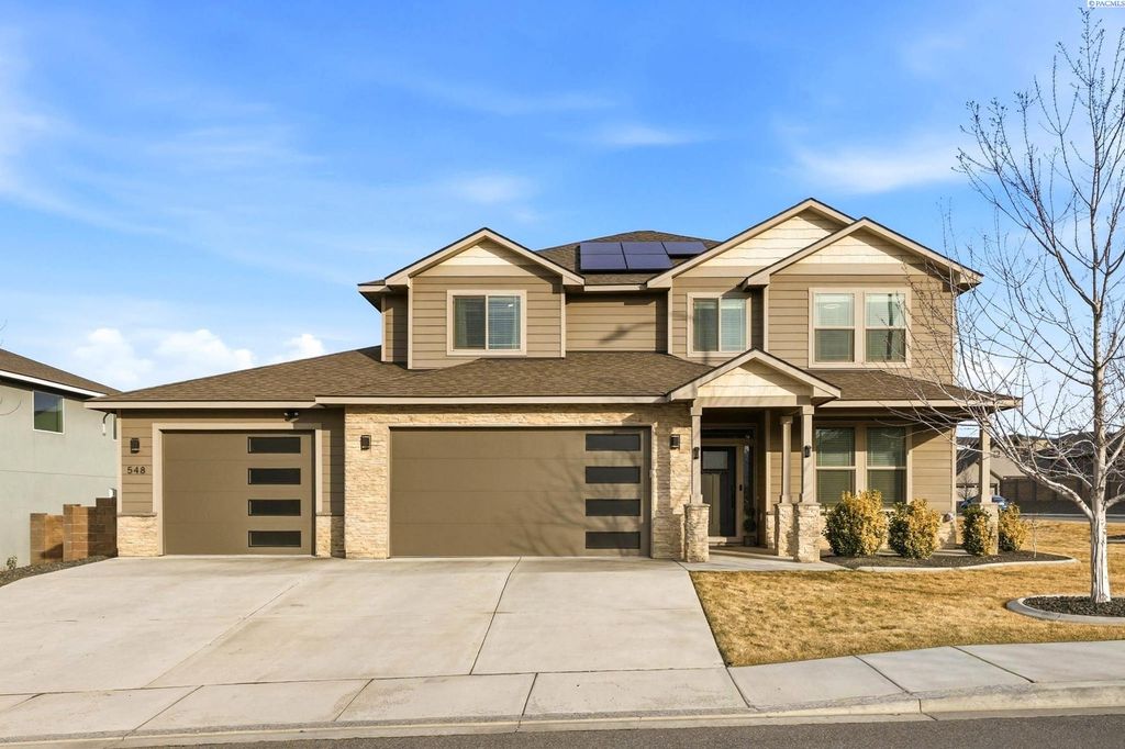Photo of 548 Athens Dr, West Richland, WA 99353 (MLS # 290714)