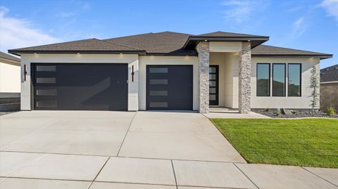 Photo of 3788 Scout Street, Richland, WA 99352 (MLS # 291142)