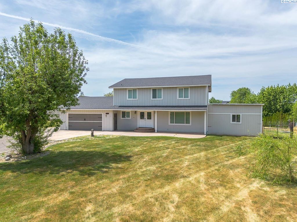 Photo of 6404 S Bermuda Road, Kennewick, WA 99338 (MLS # 293014)