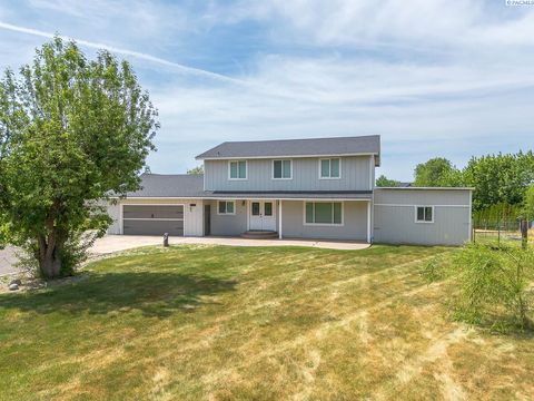 Photo of 6404 S Bermuda Road, Kennewick, WA 99338 (MLS # 293014)