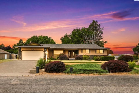 Photo of 4222 S Fir St, Kennewick, WA 99337 (MLS # 294273)