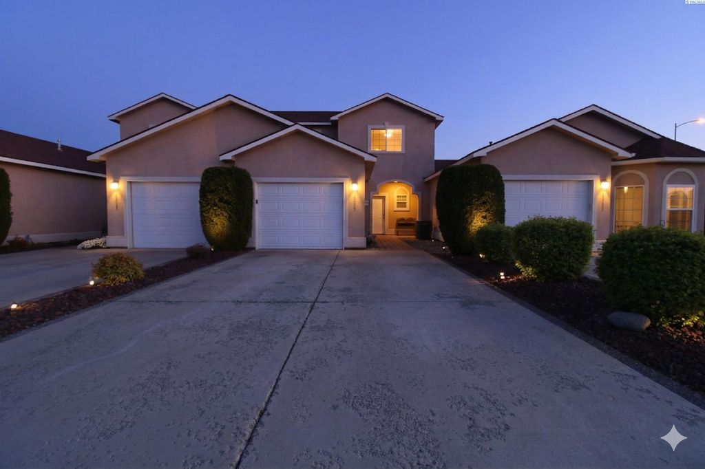 Photo of 9918 Vincenzo Dr, Pasco, WA 99301 (MLS # 291935)