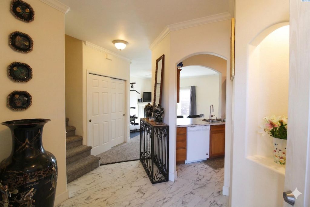 Photo of 9918 Vincenzo Dr, Pasco, WA 99301 (MLS # 291935)