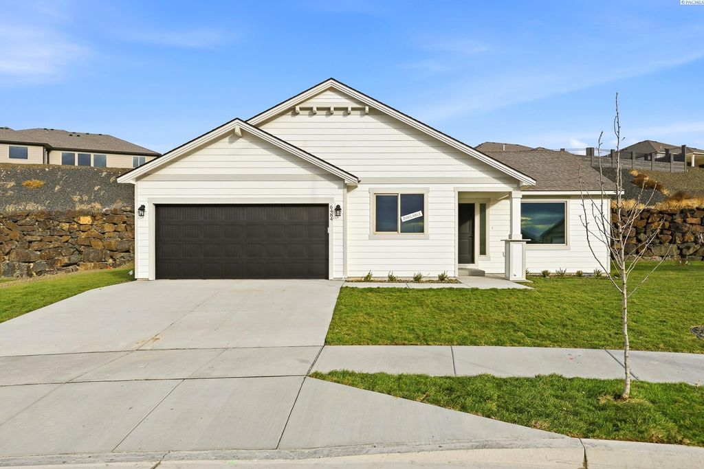 Photo of 6484 W 29th Ct, Kennewick, WA 99338 (MLS # 289404)