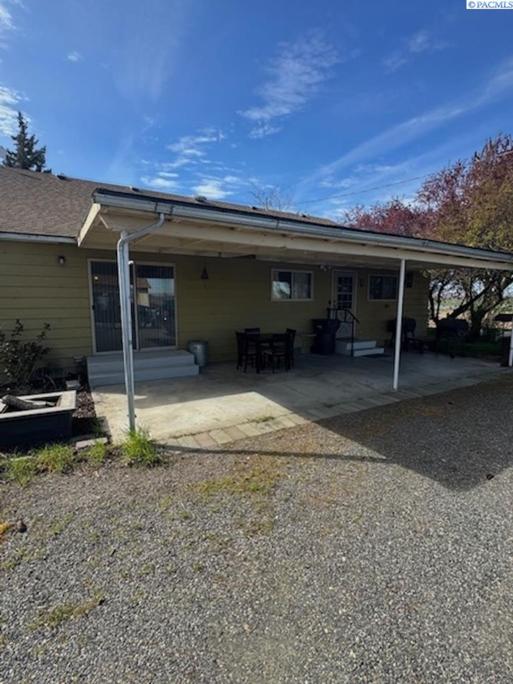 Photo of 2821 Grandview Pavement Rd, Mabton, WA 98935 (MLS # 292087)