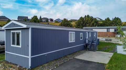 Photo of 255 NW Golden Hills Dr #49 Dr, Pullman, WA 99163 (MLS # 290104)