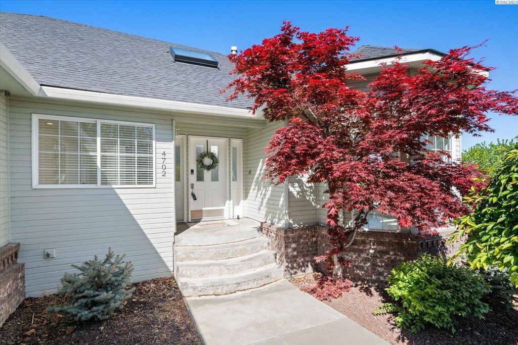 Photo of 4702 S Palouse Ct, Kennewick, WA 99337 (MLS # 292453)