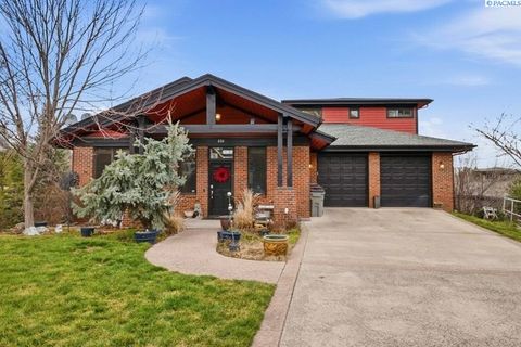 Photo of 620 SE Edge Knoll Drive, Pullman, WA 99163 (MLS # 291191)