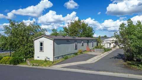 Photo of 260 NW Golden Hills #51 DR, Pullman, WA 99163 (MLS # 293067)