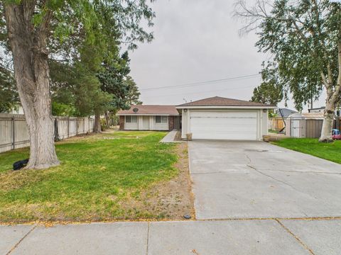 Photo of 8819 W Deschutes Drive, Kennewick, WA 99336 (MLS # 287879)