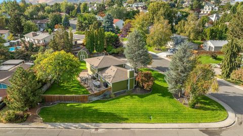 Photo of 1162 Hills West Way, Richland, WA 99352 (MLS # 289120)