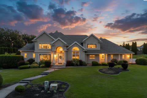 Photo of 4819 W 19th Ave, Kennewick, WA 99338 (MLS # 295161)