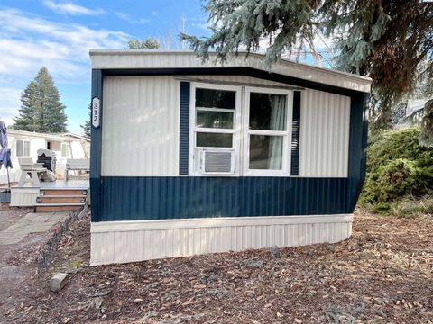 Photo of 312 NW Parkwest Dr, Pullman, WA 99163 (MLS # 291073)