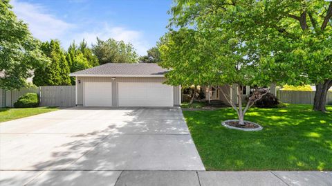 Photo of 2314 Ferndale Ave, Richland, WA 99354 (MLS # 293168)