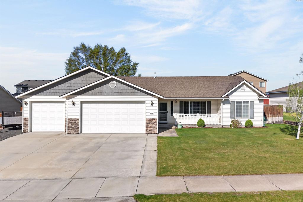 Photo of 4014 Prairie Ln, Pasco, WA 99301 (MLS # 292191)
