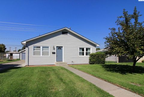 Photo of 1302 Wilson Street, Richland, WA 99354 (MLS # 290076)