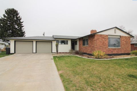 Photo of 1500 Woodbury Street, Richland, WA 99352 (MLS # 294764)