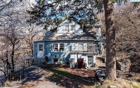 Photo of 230 SE Spring St, Pullman, WA 99163 (MLS # 291335)