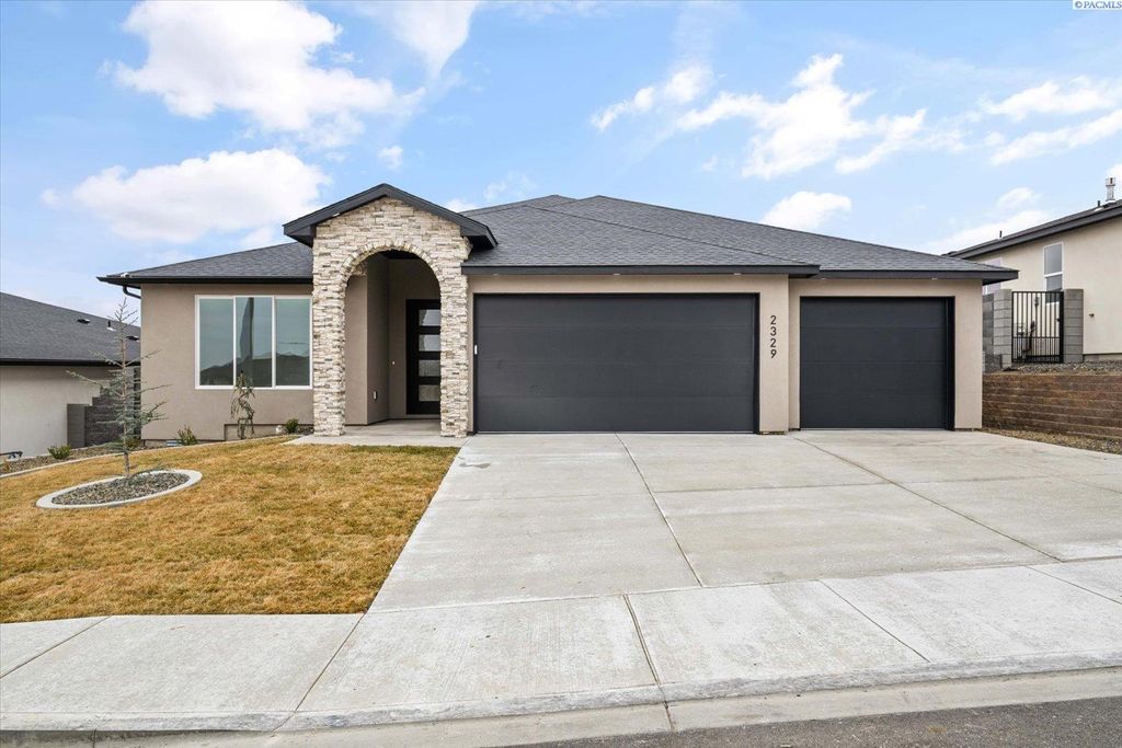 Photo of 2329 Waterhill, Richland, WA 99352 (MLS # 289989)
