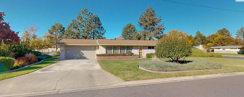 Photo of 2045 Davison Avenue, Richland, WA 99354 (MLS # 288698)