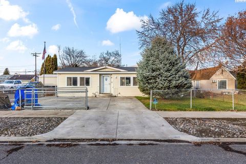 Photo of 1317 Folsom Avenue, Yakima, WA 98902 (MLS # 289412)