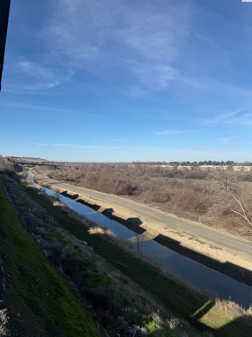 Photo of 815 Rio Vista Loop #Lot28, Richland, WA 99352 (MLS # 291489)