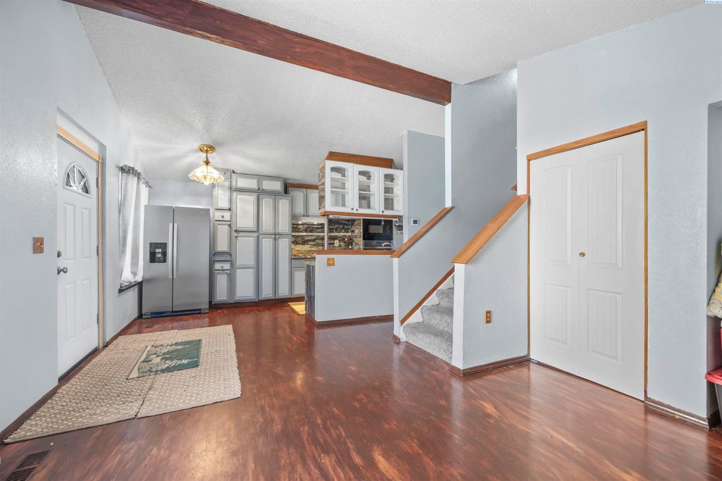 Photo of 608 E 8th Ave, Kennewick, WA 99336 (MLS # 290910)