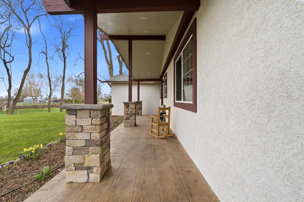 Photo of 2745 W Van Giesen St, Richland, WA 99354 (MLS # 291424)