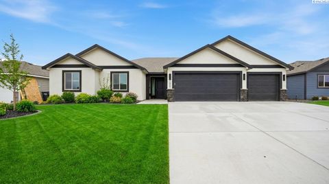 Photo of 10709 Silverbright Dr, Pasco, WA 99301 (MLS # 290748)