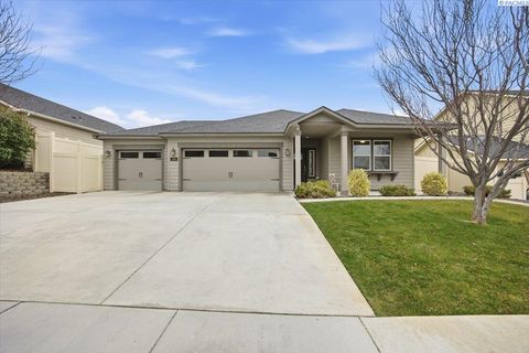 Photo of 368 Wishkah Dr, Richland, WA 99352 (MLS # 290015)