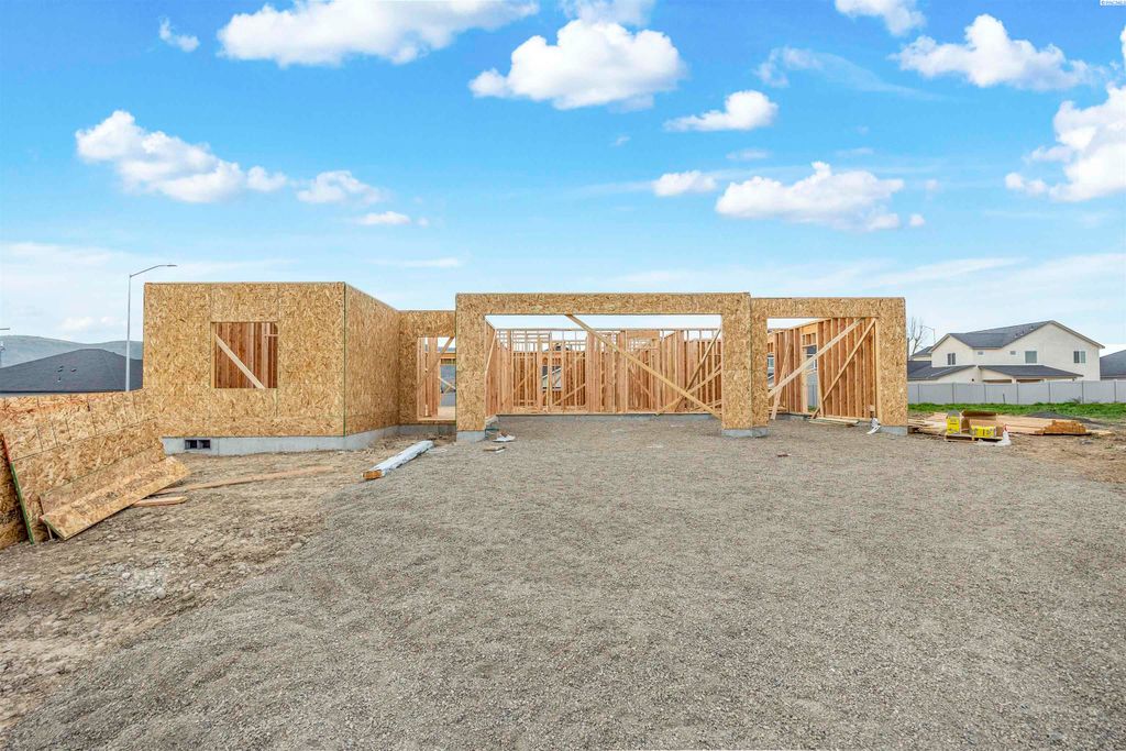 Photo of 202 Packer St, Prosser, WA 99350 (MLS # 291405)