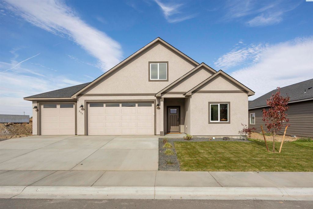 Photo of 202 Packer St, Prosser, WA 99350 (MLS # 291405)