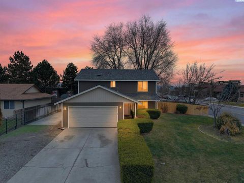 Photo of 6716 Fenway Drive, Pasco, WA 99301 (MLS # 290029)