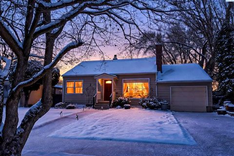 Photo of 1123 Olive St, Walla Walla, WA 99362 (MLS # 291385)