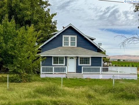Photo of 2441 Van Belle Road, Outlook, WA 98938 (MLS # 287918)