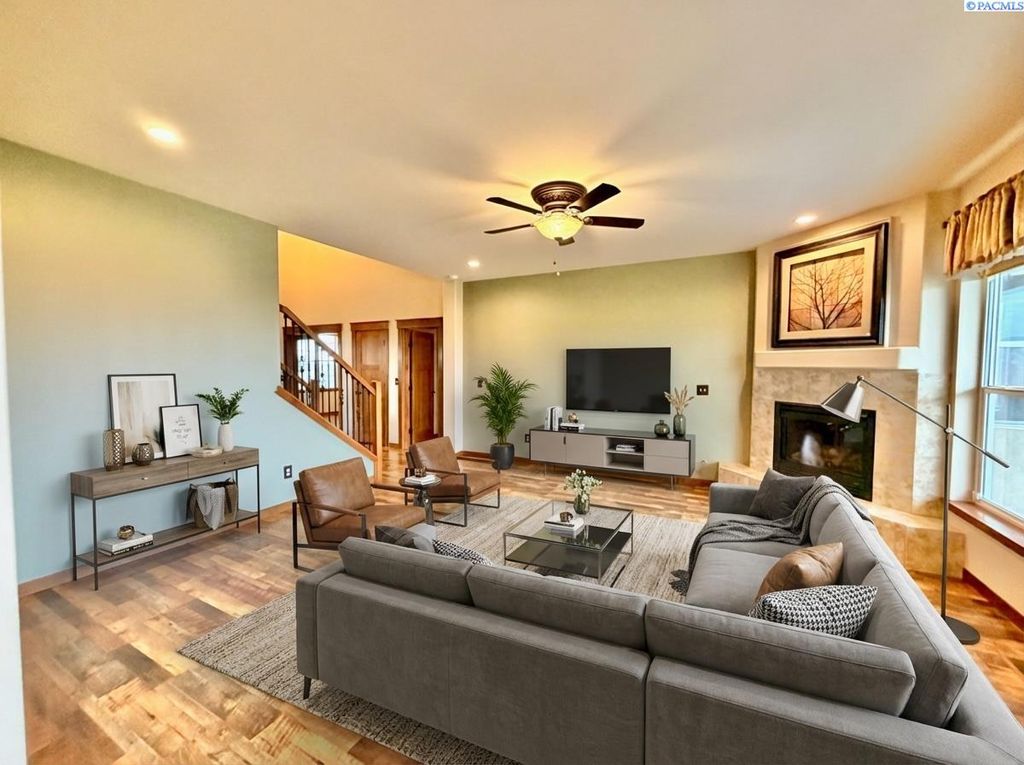 Photo of 22505 S Clodfelter Rd, Kennewick, WA 99338 (MLS # 290048)