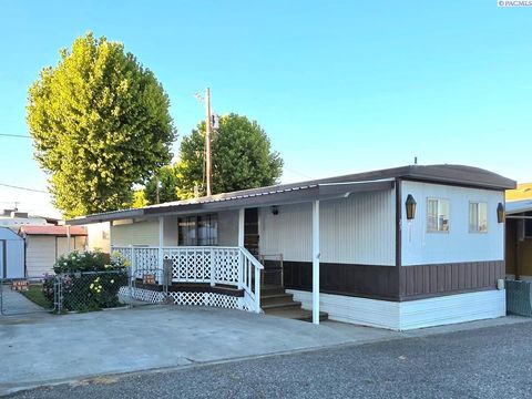 Photo of 700 N Road 32 #23, Pasco, WA 99301 (MLS # 286461)