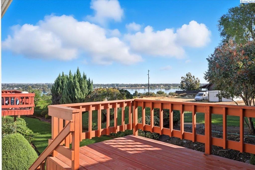 Photo of 4406 W Rio Grande #f Ave, Kennewick, WA 99336 (MLS # 288056)