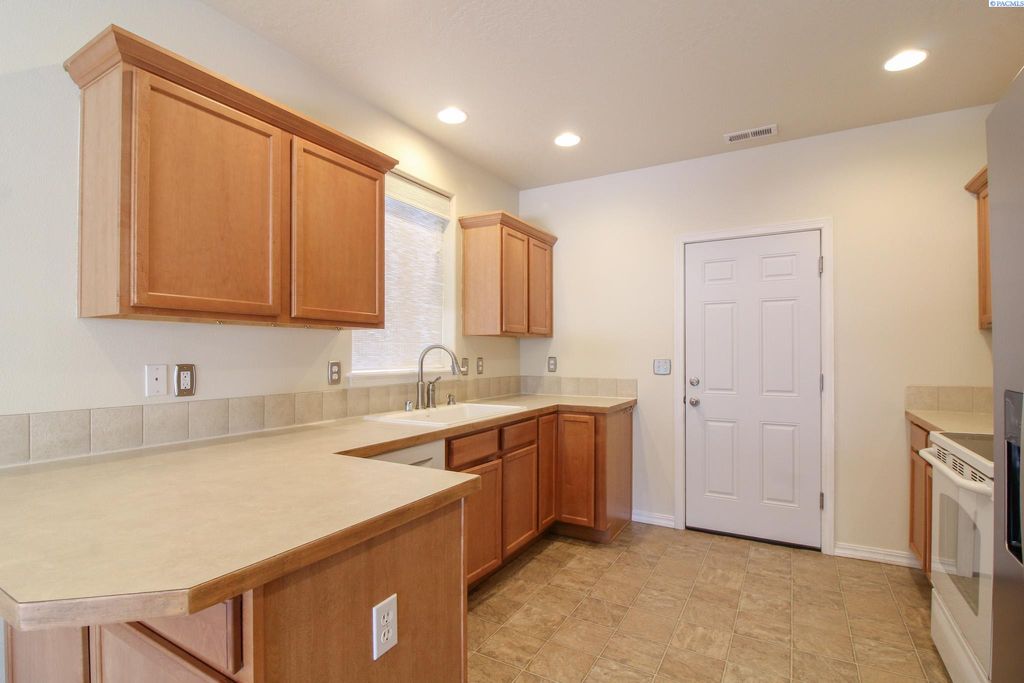 Photo of 5241 Chris Street, West Richland, WA 99353 (MLS # 291901)