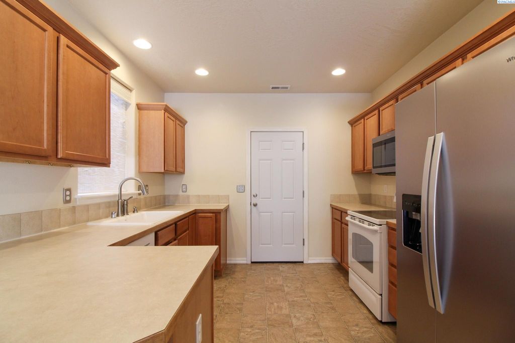 Photo of 5241 Chris Street, West Richland, WA 99353 (MLS # 291901)