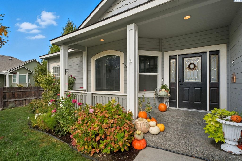 Photo of 4360 Limestone Ct, Richland, WA 99352 (MLS # 288325)