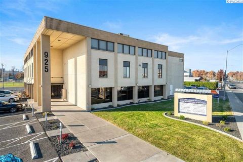 Photo of 925 Stevens Drive, Richland, WA (MLS # 288824)