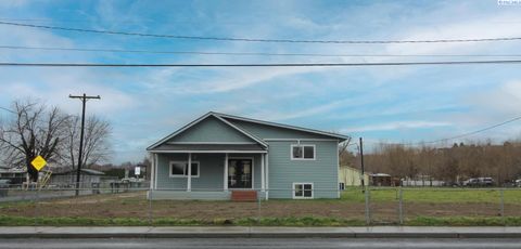 Photo of 230 E 27th Avenue, Kennewick, WA 99337 (MLS # 290750)