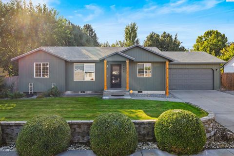 Photo of 4906 Kalahari Drive, Pasco, WA 99301 (MLS # 287682)