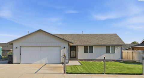 Photo of 6304 Candlestick Dr, Pasco, WA 99301 (MLS # 294838)