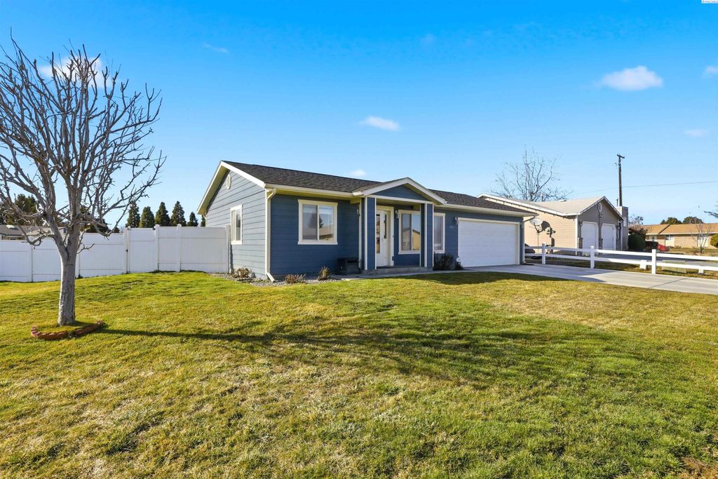 Photo of 1504 S 28th Ave, Yakima, WA 98902 (MLS # 290996)