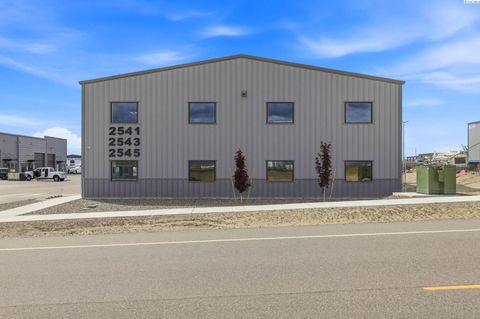 Photo of 2541 Logan St, Richland, WA 99354 (MLS # 292232)