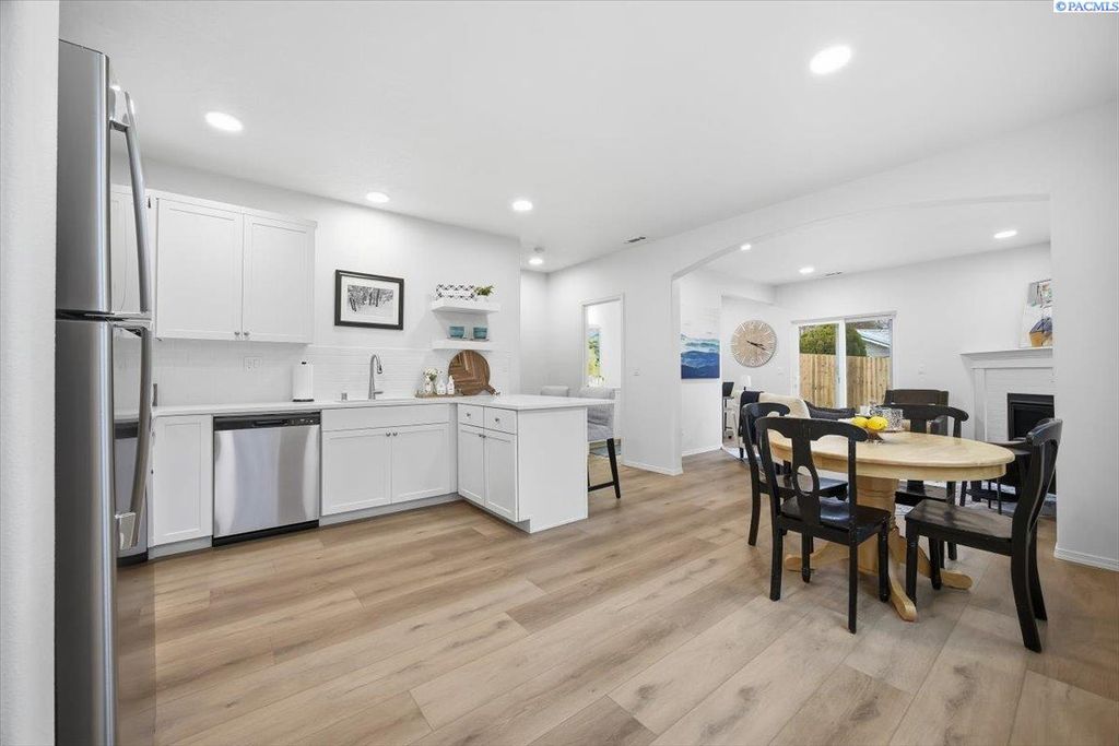 Photo of 1309 Winslow Avenue Unit B, Richland, WA 99354 (MLS # 289566)